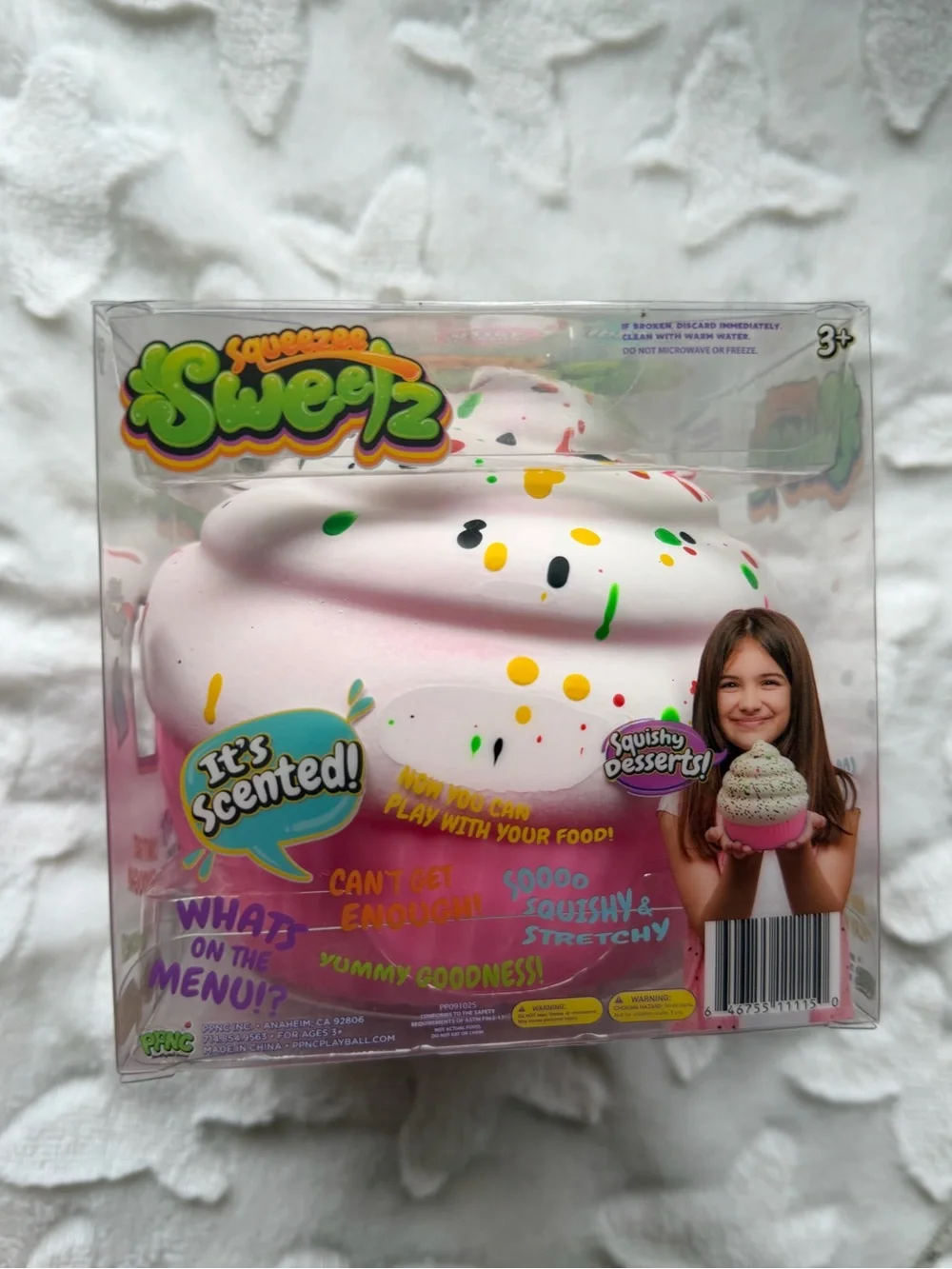 🧁💗 **NIB & SEALED – PINK JUMBO CUPCAKE SQUISHY!** 💗🧁RARE